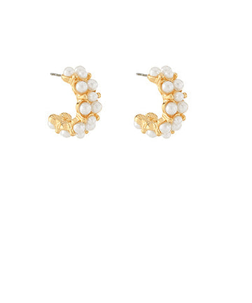 Pretty Pearl Earrings