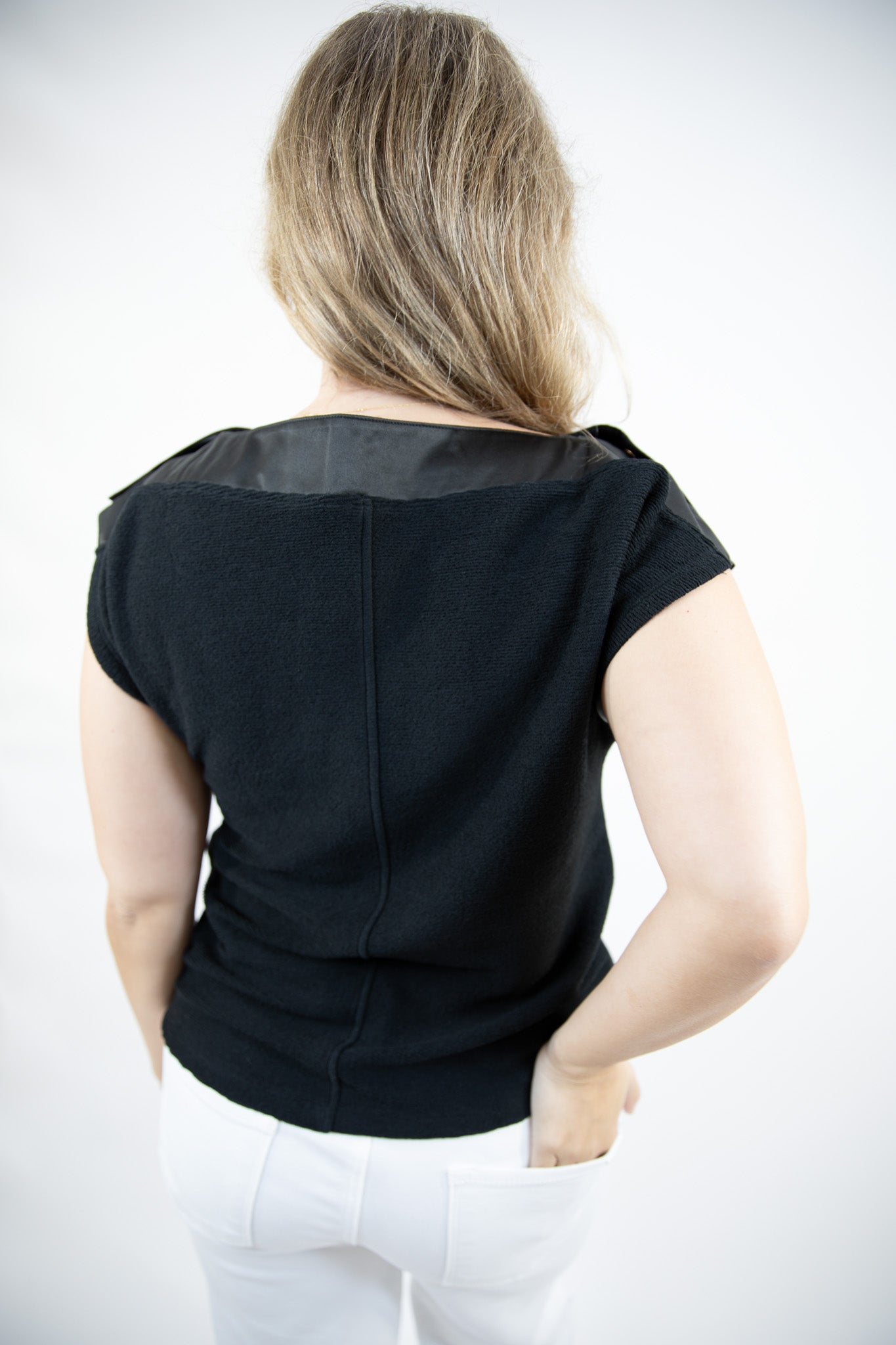 Button Detail Bateau Top