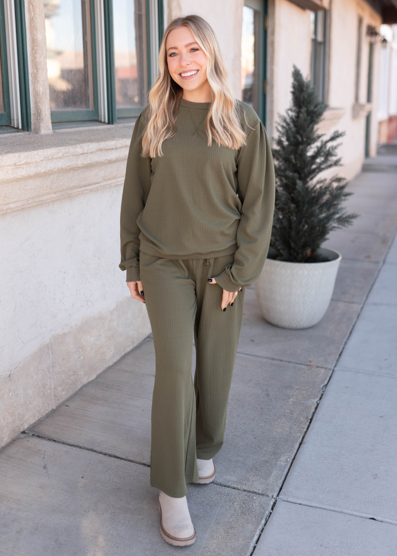Emilie Olive Textured Pants